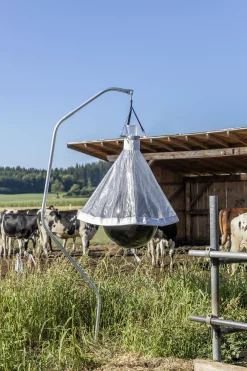 Bromsfälla med stativ 91cm för häst & nöt>Kerbl