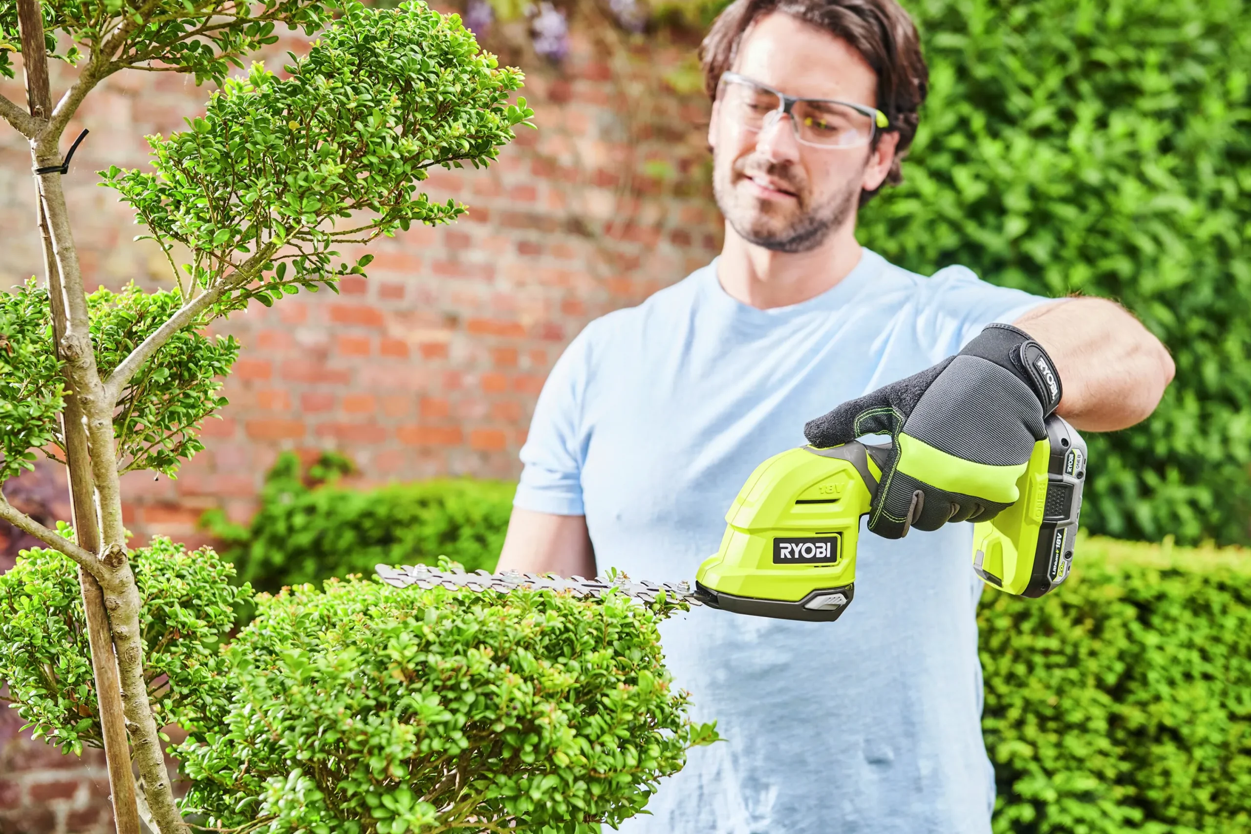 Gräs-/Häcktrimmer ONE+ RY18GSA-120T 18V>Ryobi Hot