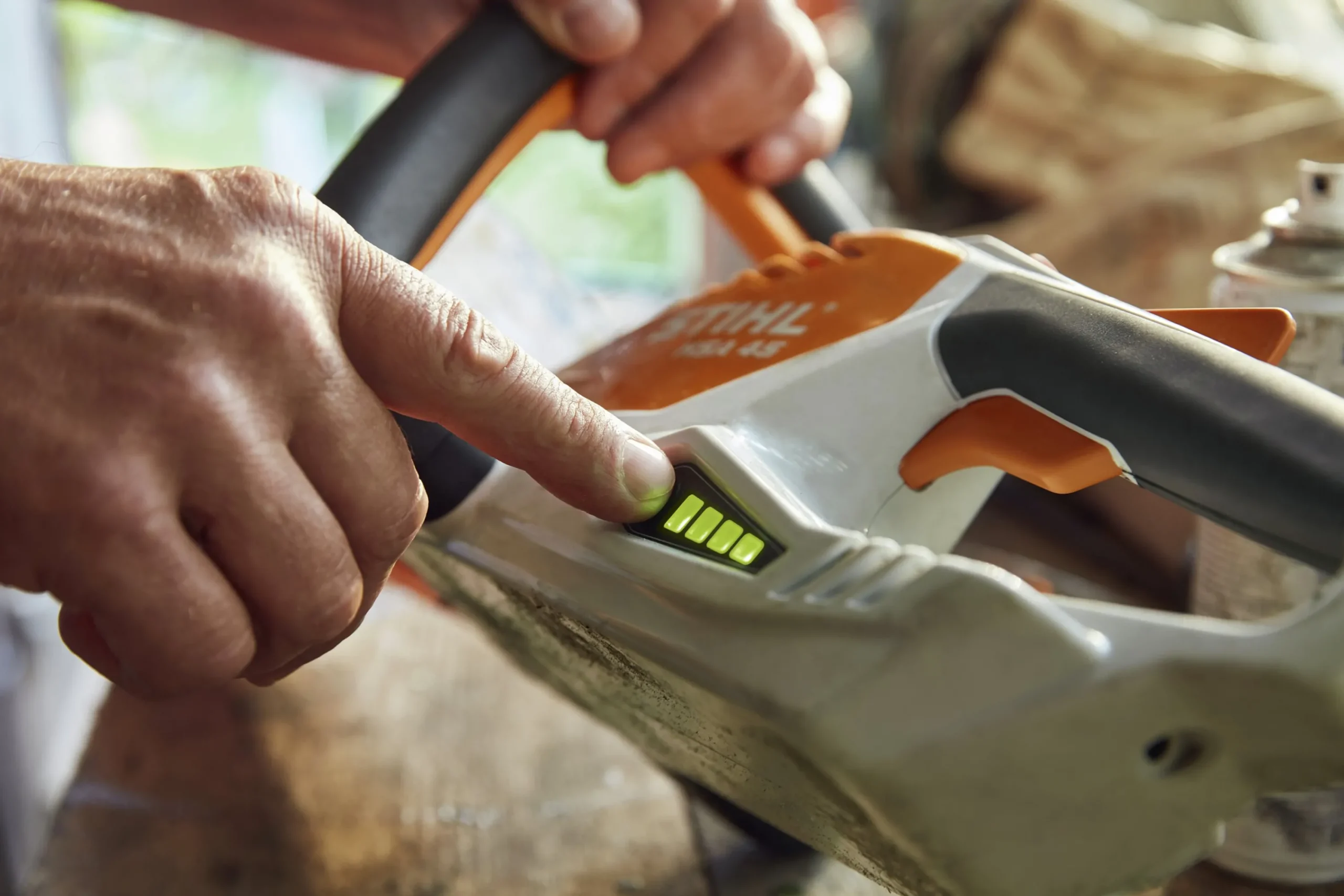 Häcksax HSA 45 D-Line 18V>Stihl Online