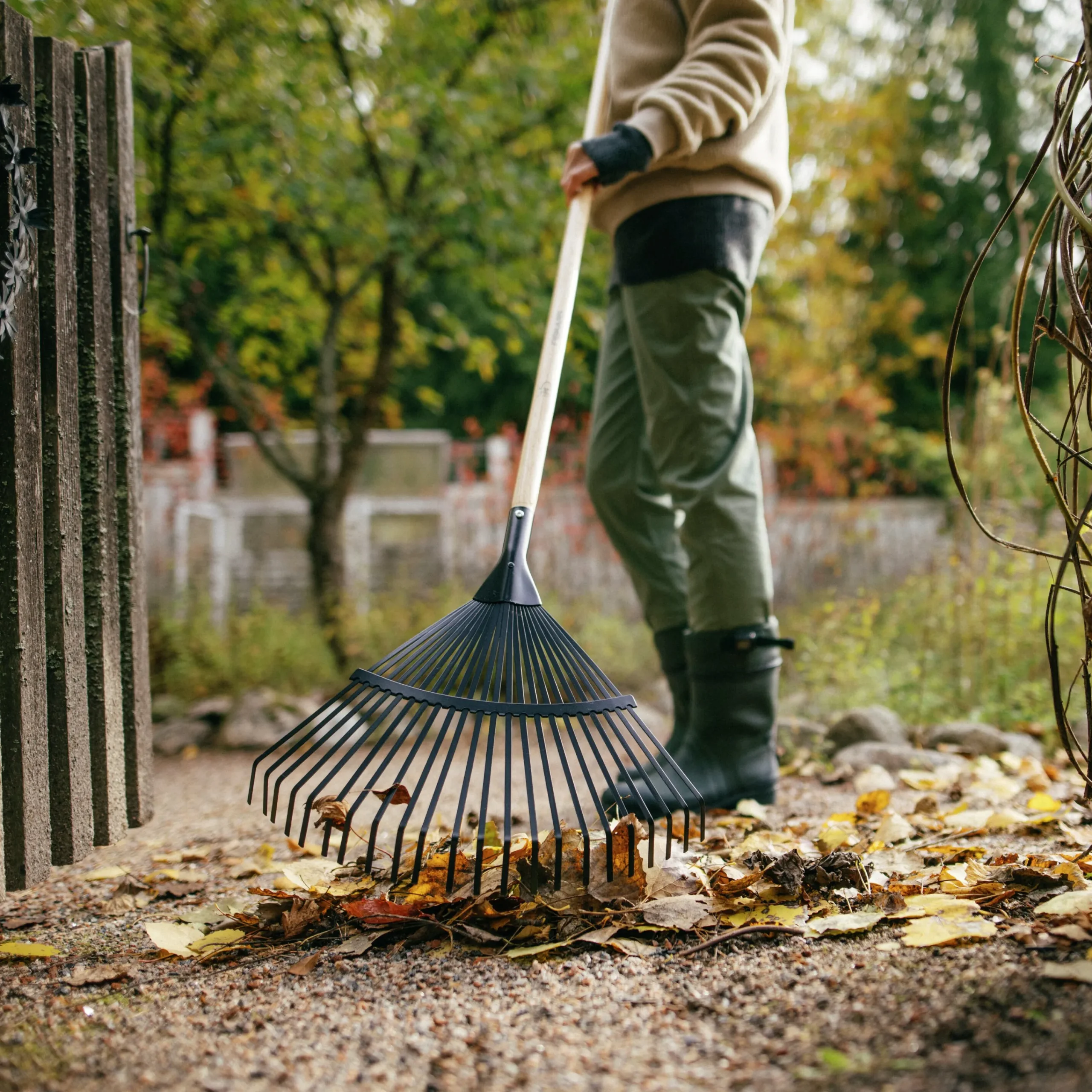 Lövräfsa Solid 22FP Plast/trä>Fiskars Best