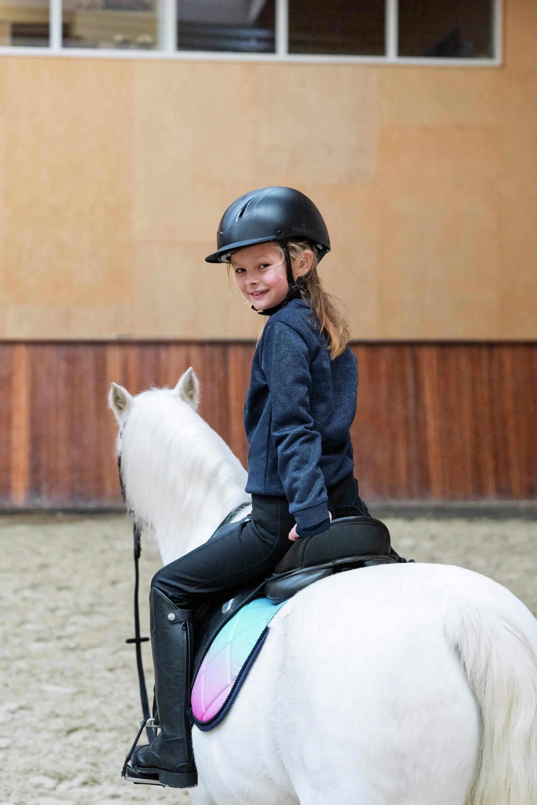 Ridhjälm Vilma>Equipage