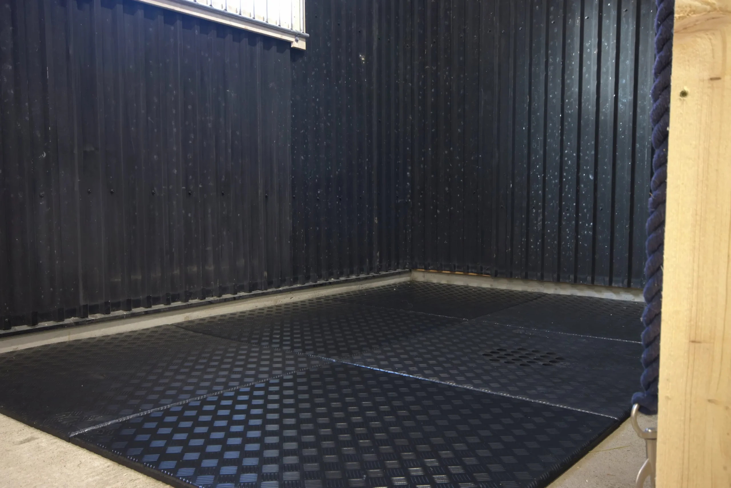 Stallmatta Ecorub Tile 20mm 100x100cm>Profarma Clearance