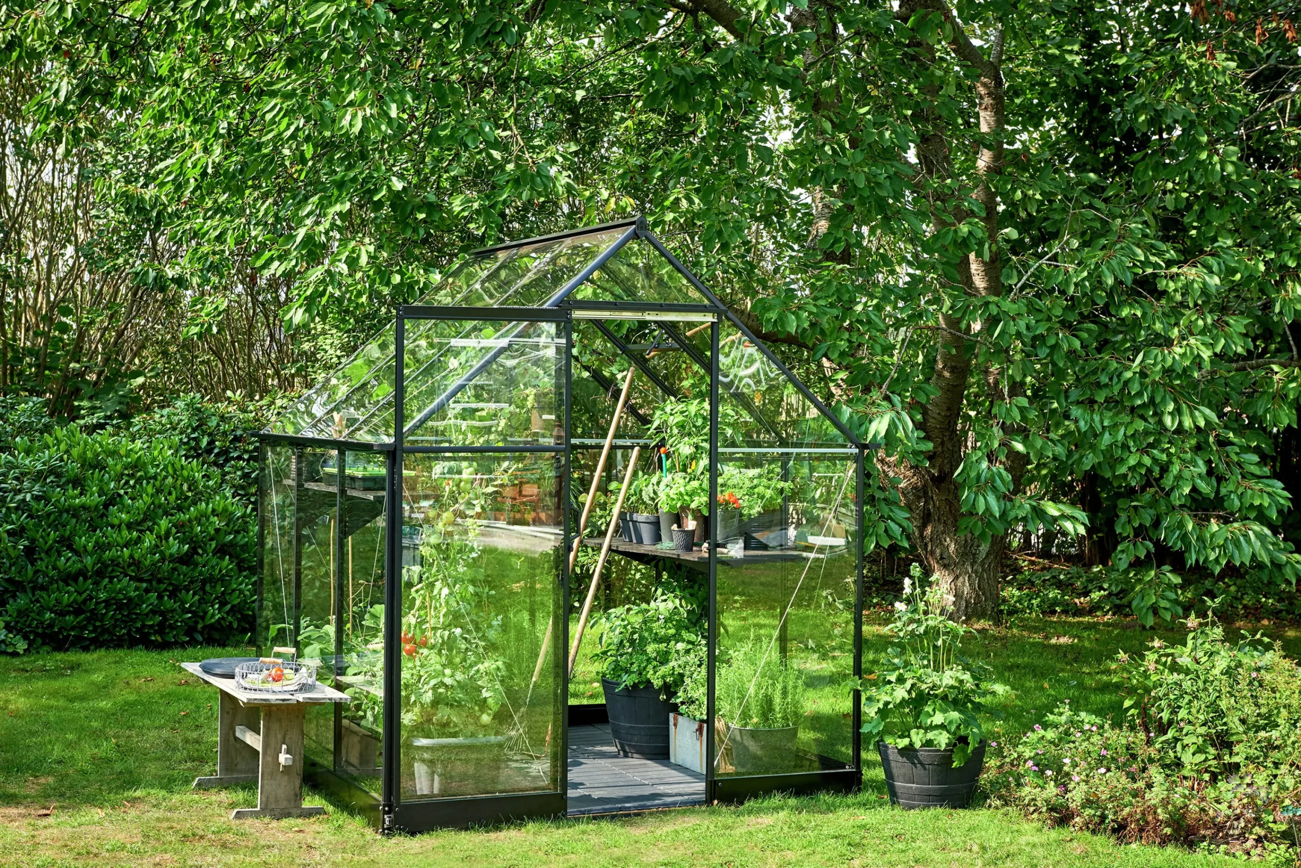 Växthus+Sockel Qube 66 Svart 3,9m2>Halls Outlet